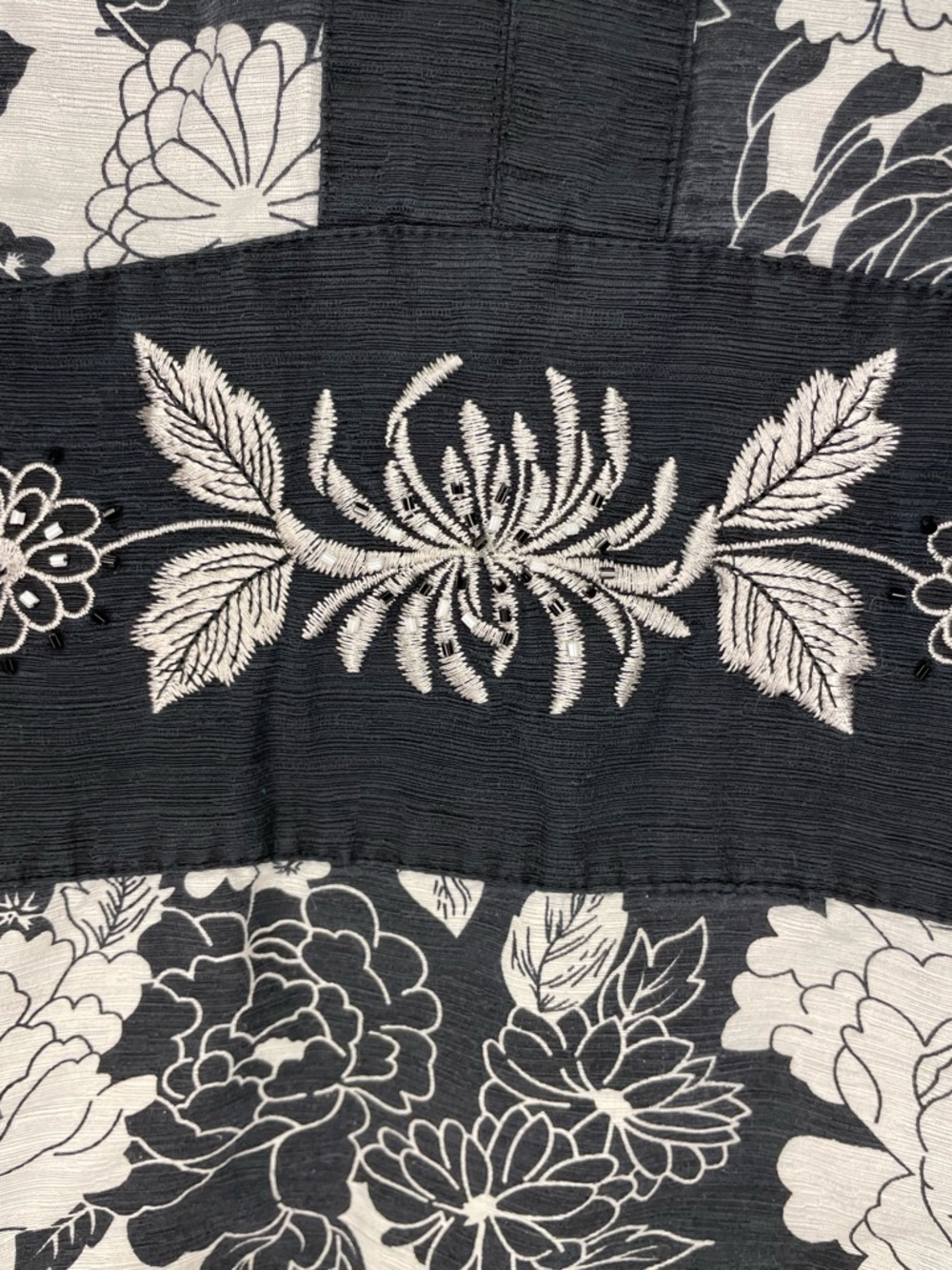Vintage Y2K Silk Saint Tropez West Black & White Floral Kimono Style Tunic - Picture 8 of 14